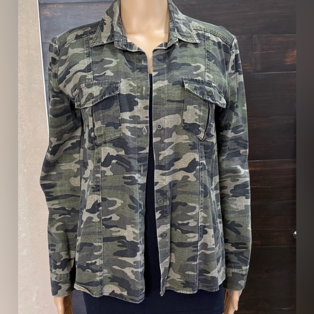 Upcycled 36point5  Camoflauge M.A.S.H Shacket Size S - Picture 2 of 3